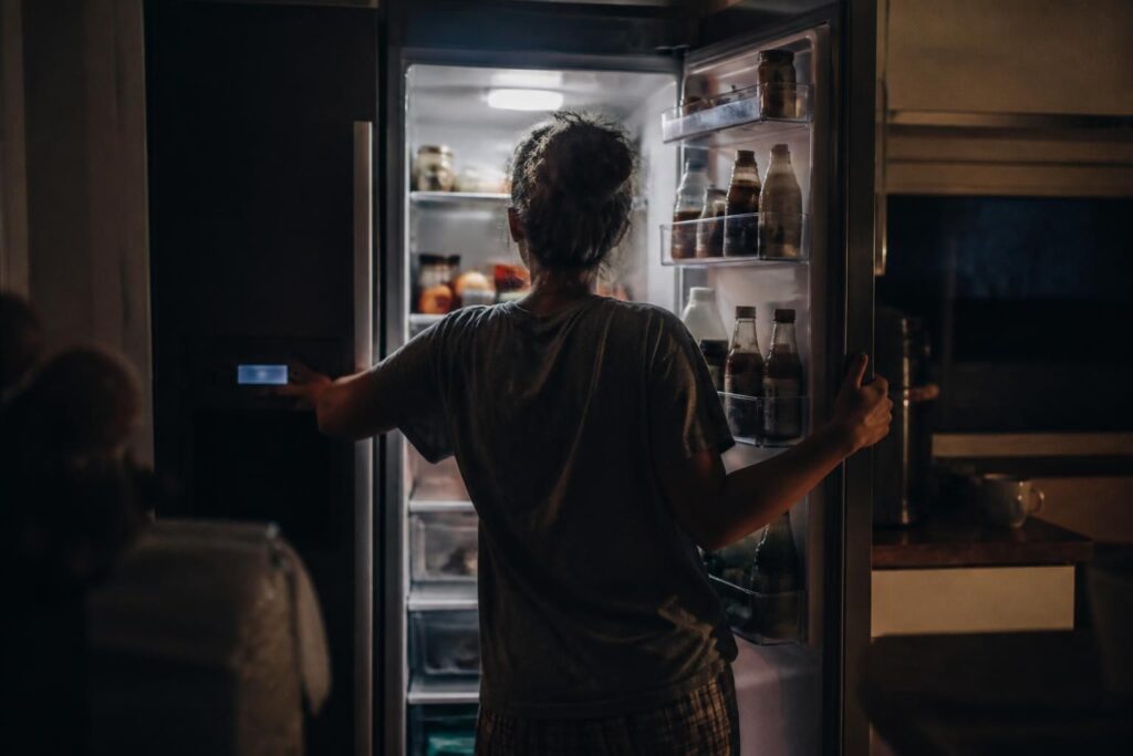 Warum schlechter Schlaf den Appetit am nächsten Tag deutlich steigern kann
